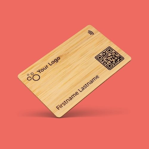 NFC Visitenkarte Bamboo Classic auf baningo-rotem Hintergrund