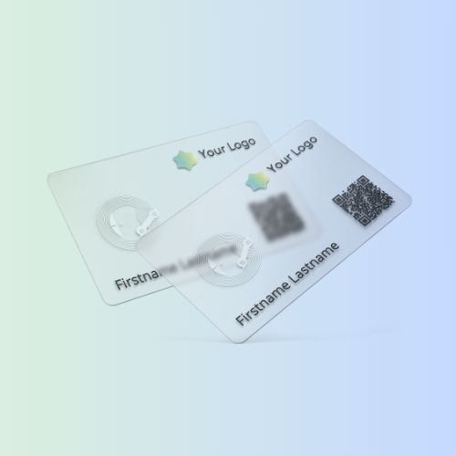 Zwei Transparente NFC Visitenkarten von baningo auf Hintergrung mit leichtem Farbverlauf